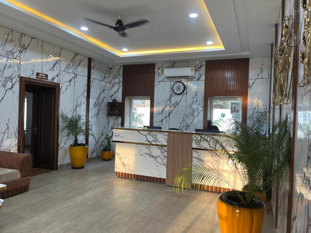 Hotel Eco Park Rewa Bagian luar foto