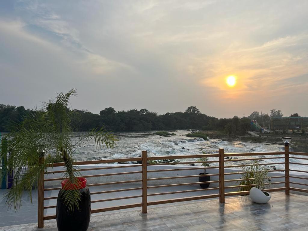 Hotel Eco Park Rewa Bagian luar foto