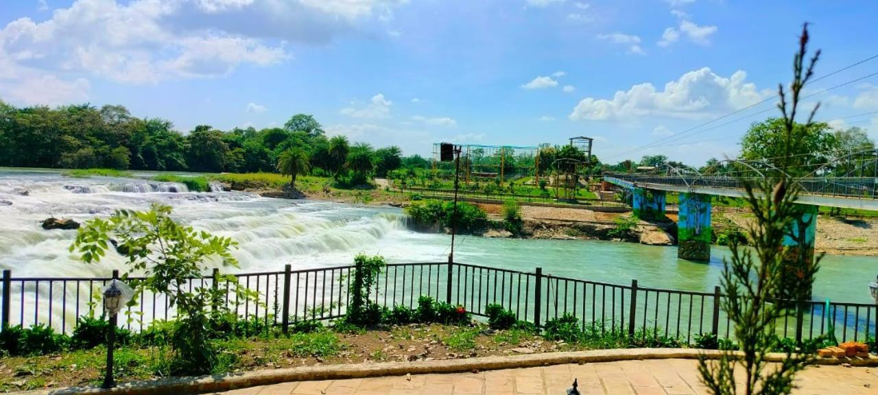 Hotel Eco Park Rewa Bagian luar foto