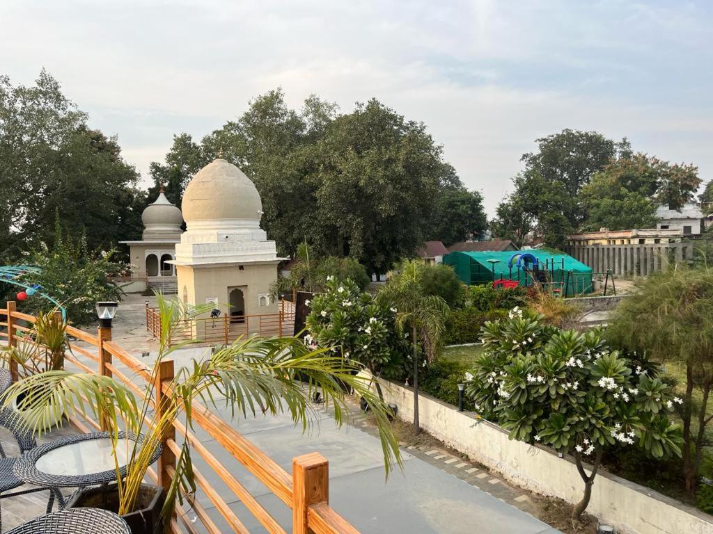 Hotel Eco Park Rewa Bagian luar foto