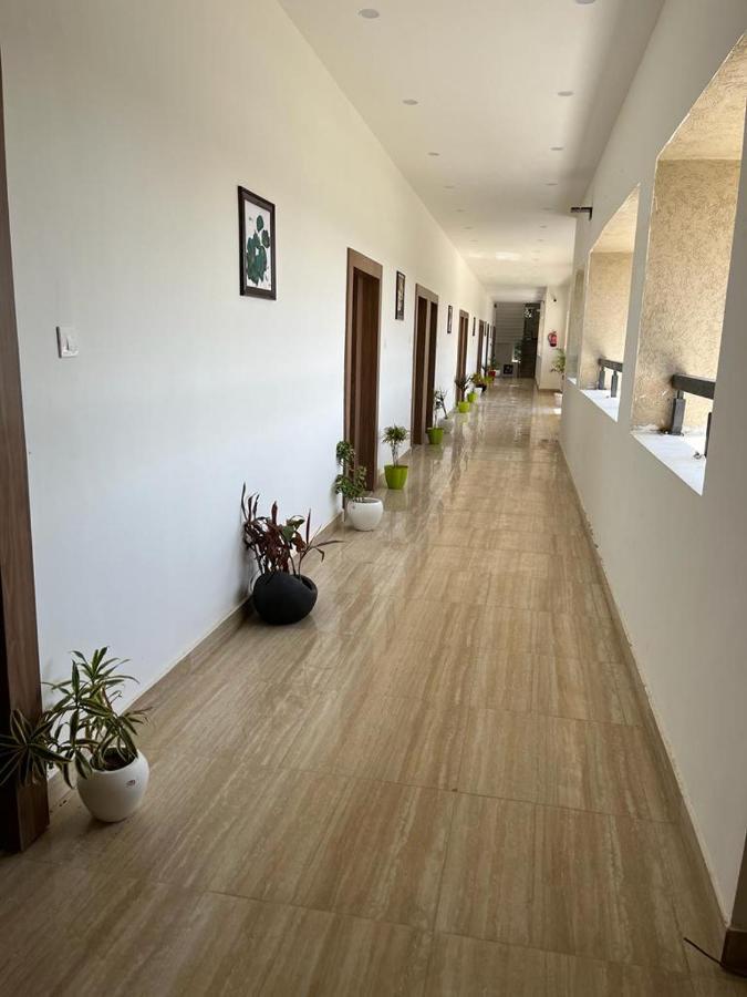 Hotel Eco Park Rewa Bagian luar foto