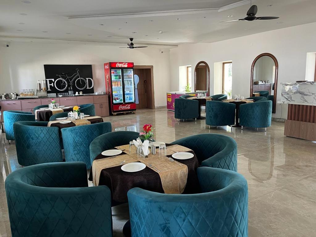 Hotel Eco Park Rewa Bagian luar foto