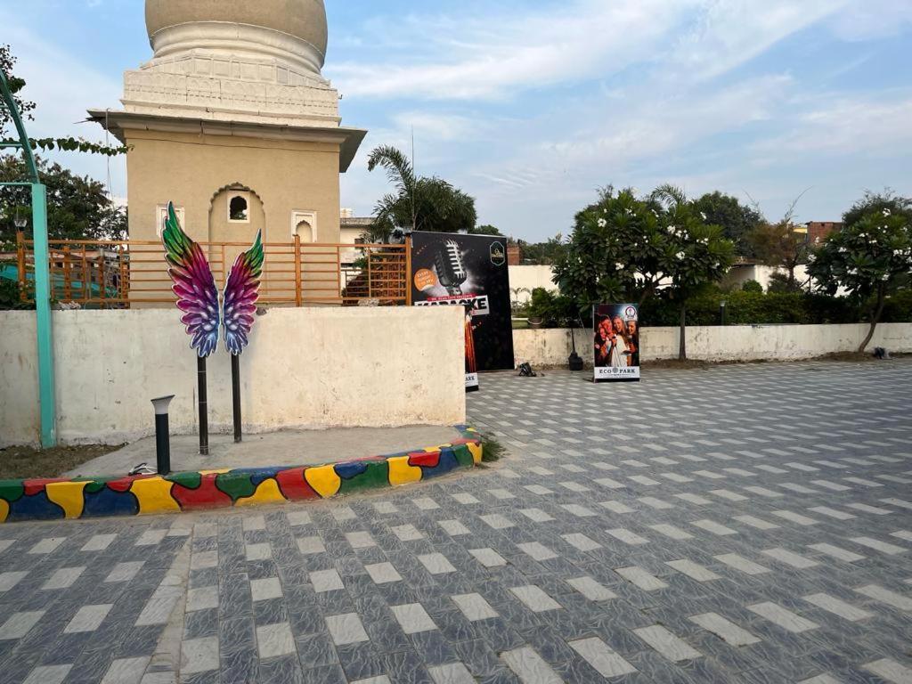 Hotel Eco Park Rewa Bagian luar foto
