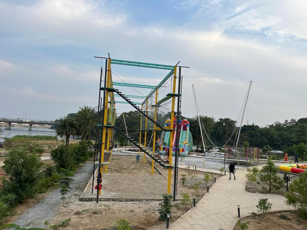 Hotel Eco Park Rewa Bagian luar foto