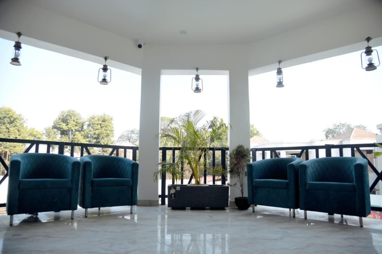 Hotel Eco Park Rewa Bagian luar foto