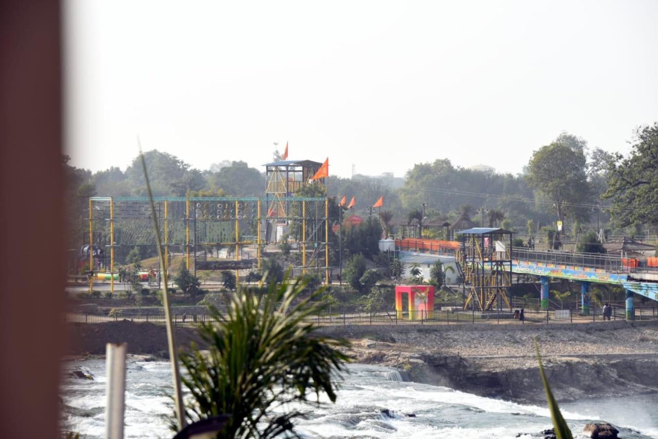 Hotel Eco Park Rewa Bagian luar foto