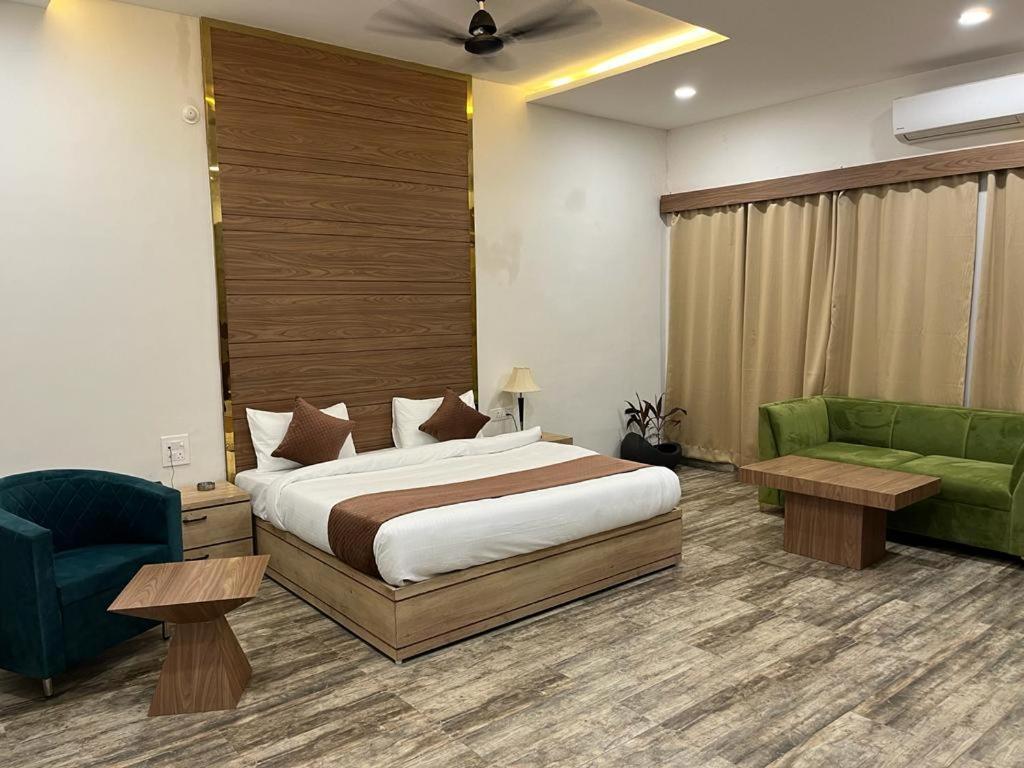 Hotel Eco Park Rewa Bagian luar foto