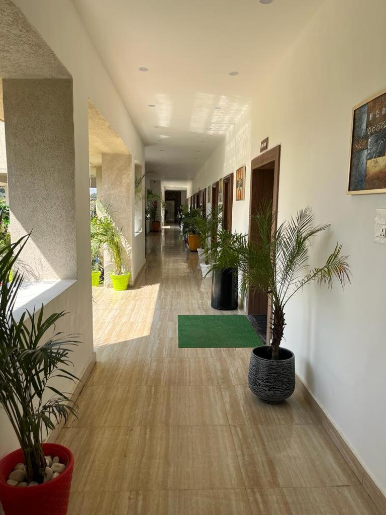 Hotel Eco Park Rewa Bagian luar foto